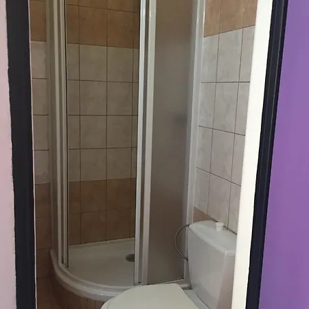 U Tri Lvu Otel