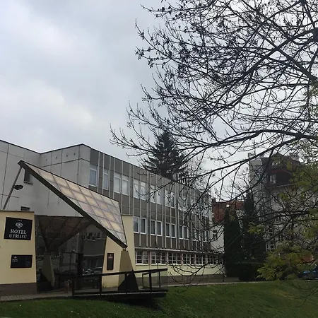U Tri Lvu Otel